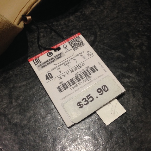 Zara Nude & Black Flats - Picture 4 of 4